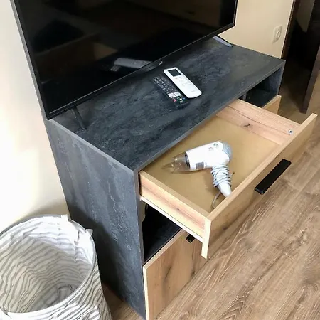 Luxury 1 Free Underground Secure Parking Apartment