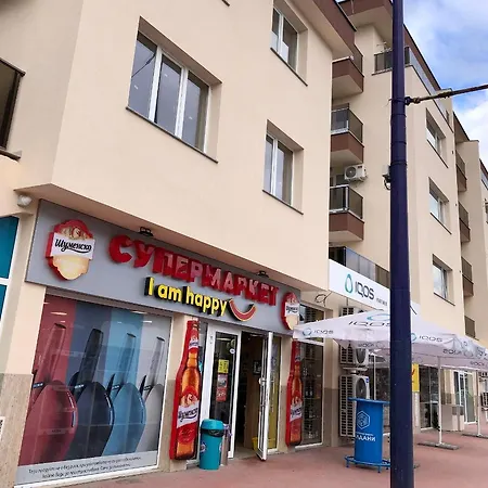 Luxury 1 Free Underground Secure Parking *