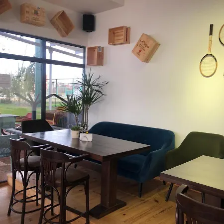 Luxury 1 Free Underground Secure Parking *