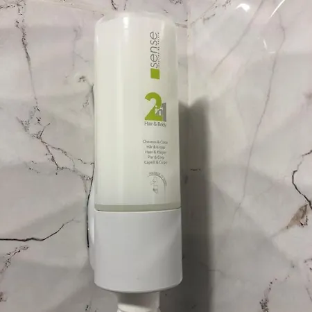 Luxury 1 Free Underground Secure Parking *