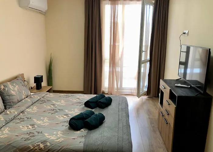 Luxury 1 Free Underground Secure Parking *